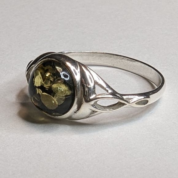 Jewelry - Sterling Silver Green Amber Ring Size 8